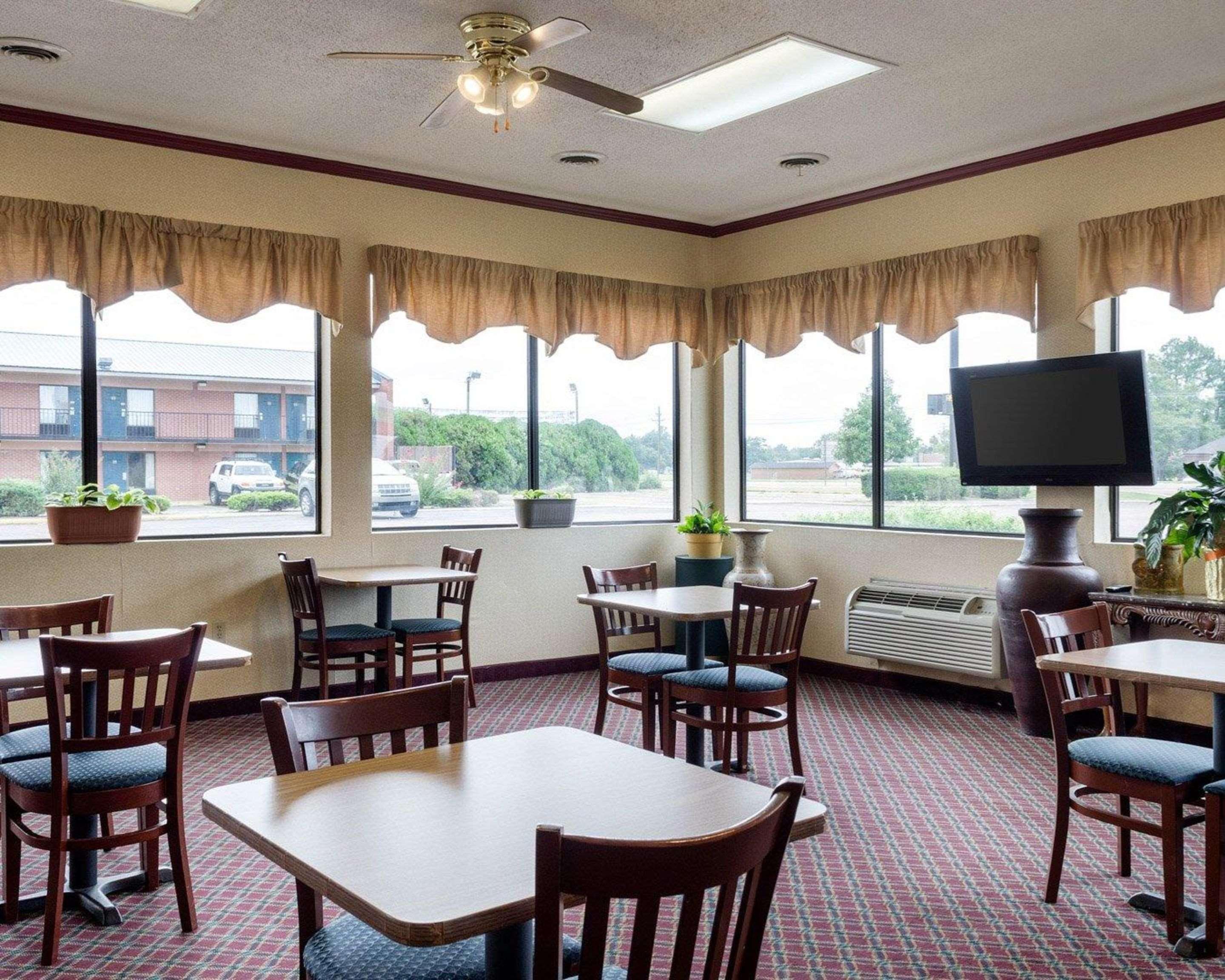 Rodeway Inn Гринвуд Экстерьер фото