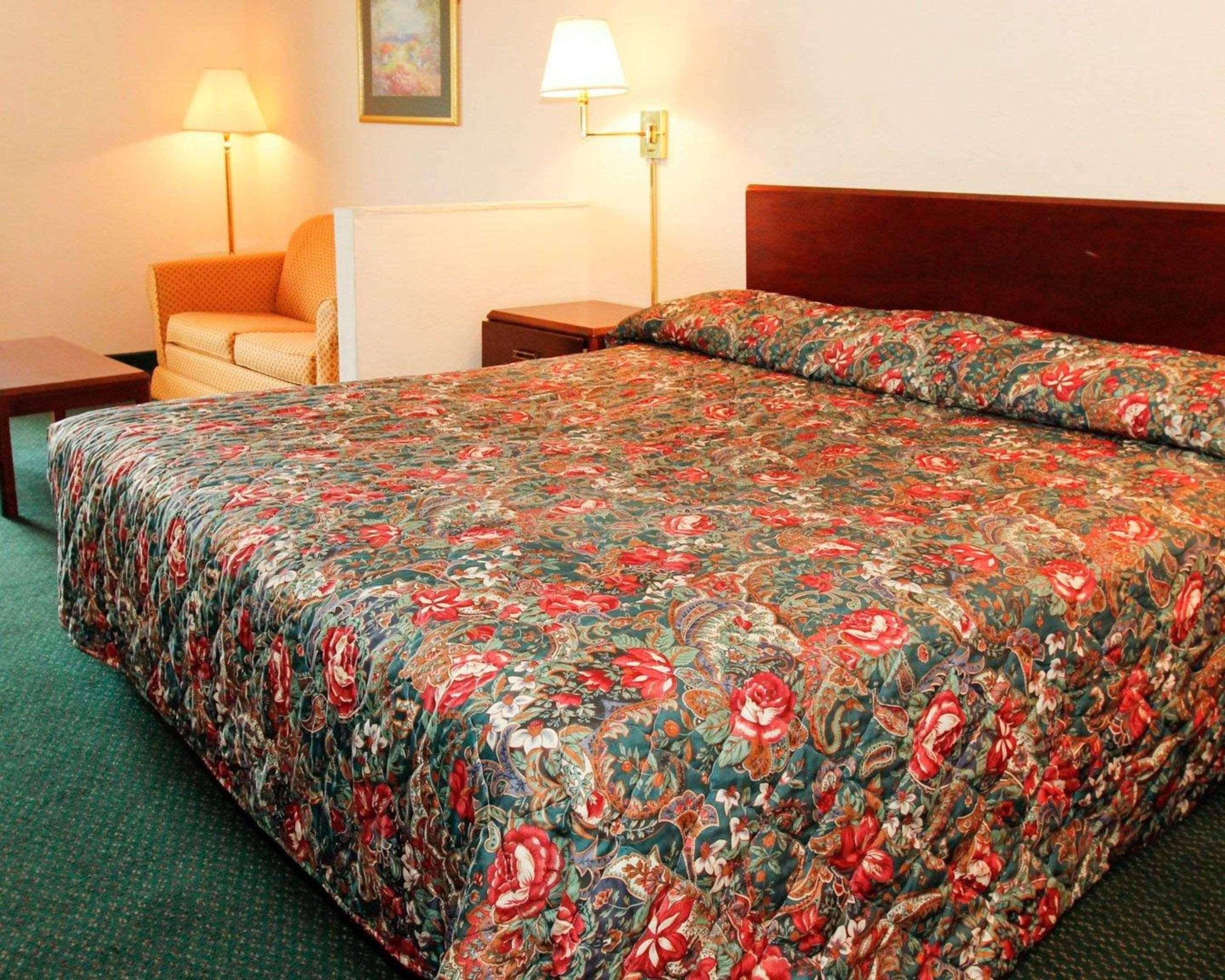Rodeway Inn Гринвуд Экстерьер фото